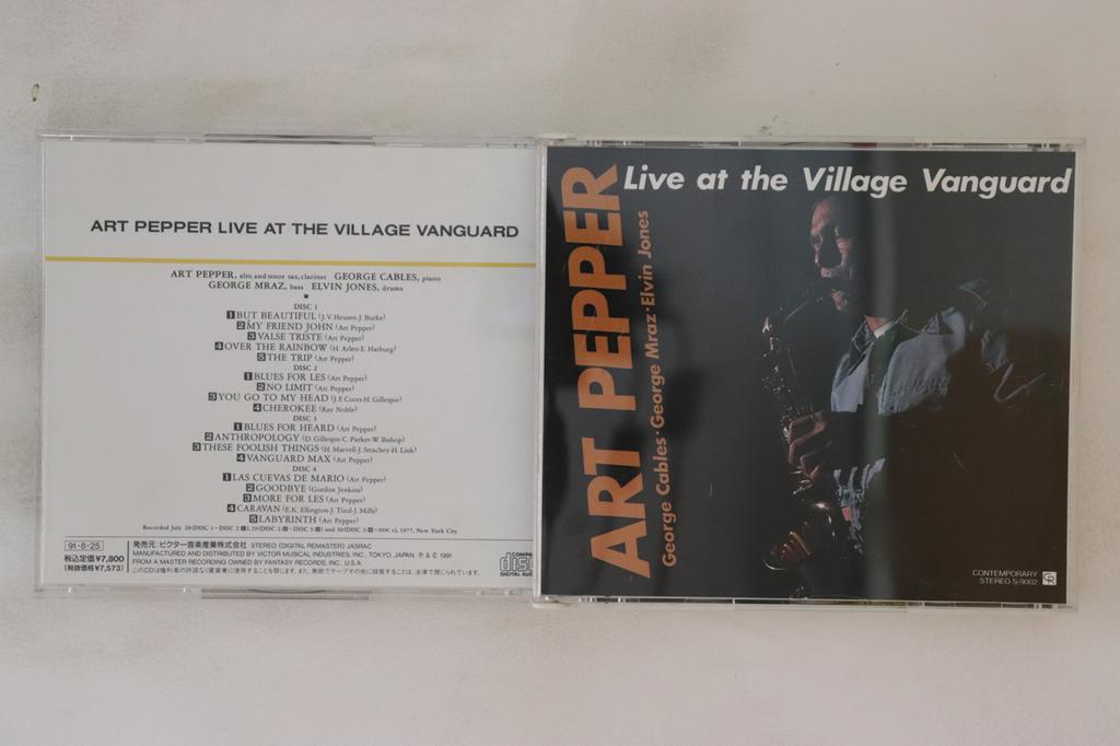 CD АРТ ПЕППЕР, ДЖОРДЖ КЕЙБЛЗ, ДЖОРДЖ М - Живой концерт в Village Vanguard VICJ400014 CONTEMPORARY 1991 Япония Оби Джаз Б/У