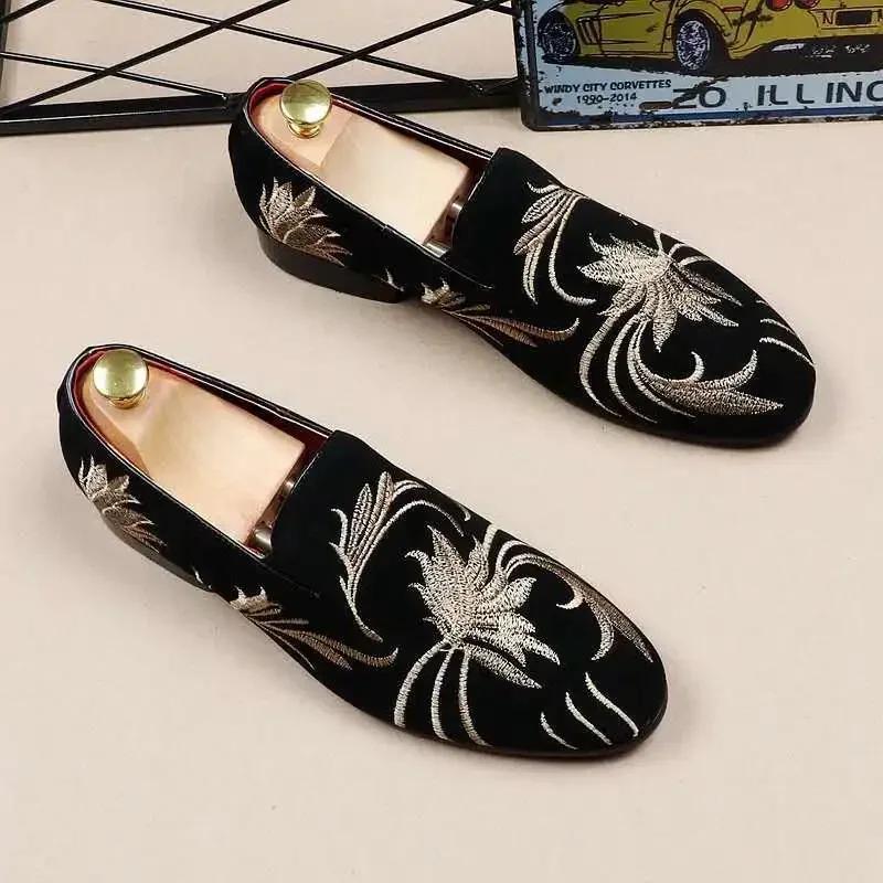 Men Shoe European American Matte Autumn Comfort Men Shoe Embroidery Loafers Fashion Barber Men Casual Social Male
