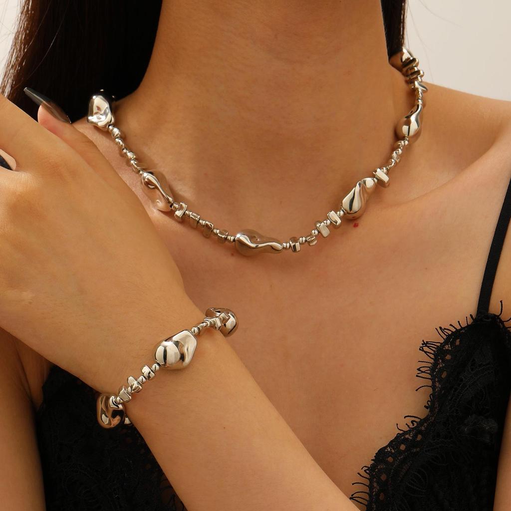 Комплект колье и браслета из барочного неправильного серебристого жемчуга для женщин