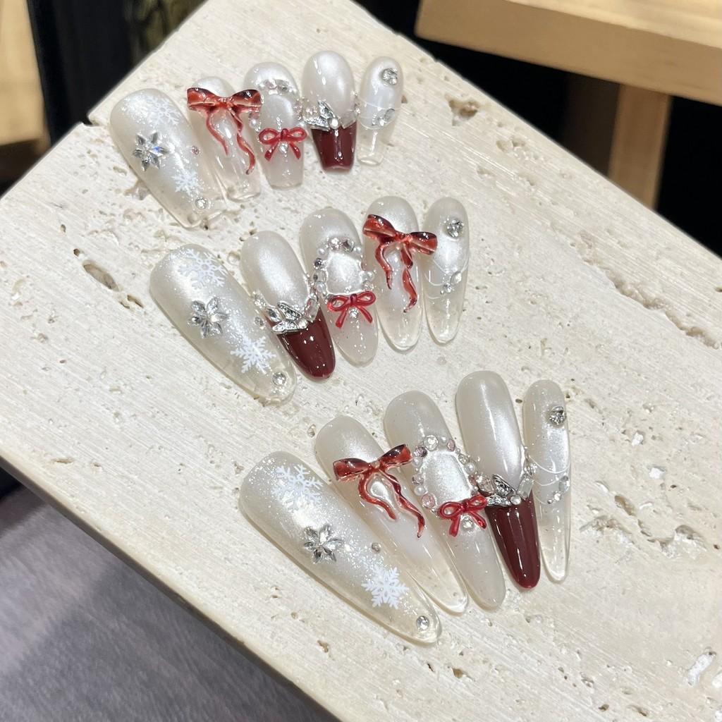 Handmade Press On Nail Christmas Atmosphere Wine Red Cat Eye Shiny Snowflake 3D Bow Diamond Light Luxury Fake Nail Patch Artificial Nail Reusable