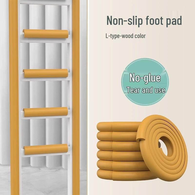 Поролоновая накладка на ступеньку лестницы для двухъярусной кровати в общежитии