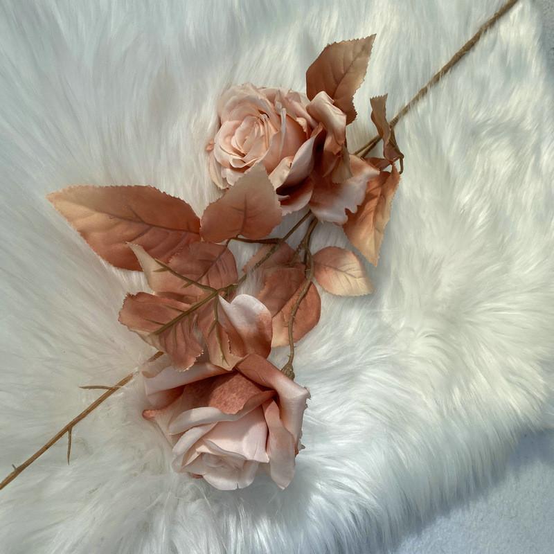 Lifelike Rose Floral Arrangement For Wedding Decoration And Photography Styling
