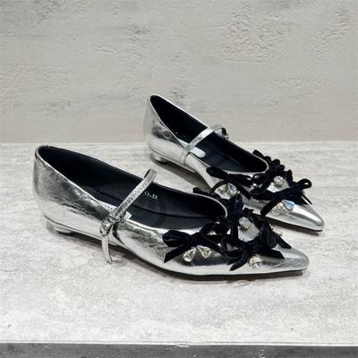 Французские женские туфли-одиночки 2025 Весна и Осень Новые туфли Мэри Джейн на низком каблуке с острым носком, со стразами, с темпераментом