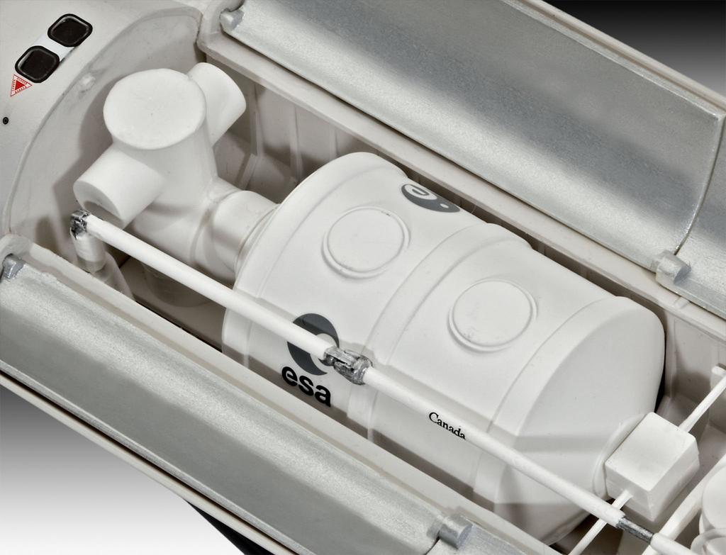 German Revell 1/144 Space Shuttle Atlantis 04544 Plastic Model