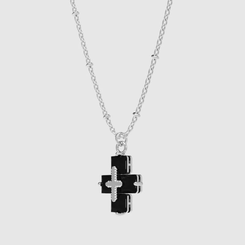 MUSEE.ART Cross Cubic Necklace