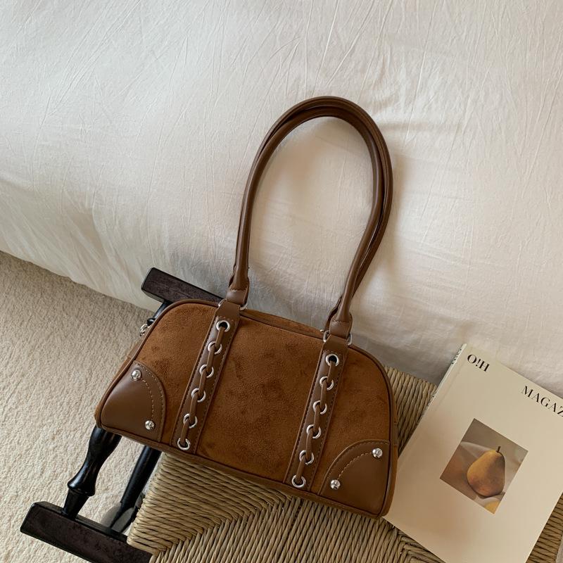 Модная универсальная сумка Бостон 2025 нишевый дизайн корейская версия инс простая высококлассная сумка через плечо для通勤 ретро