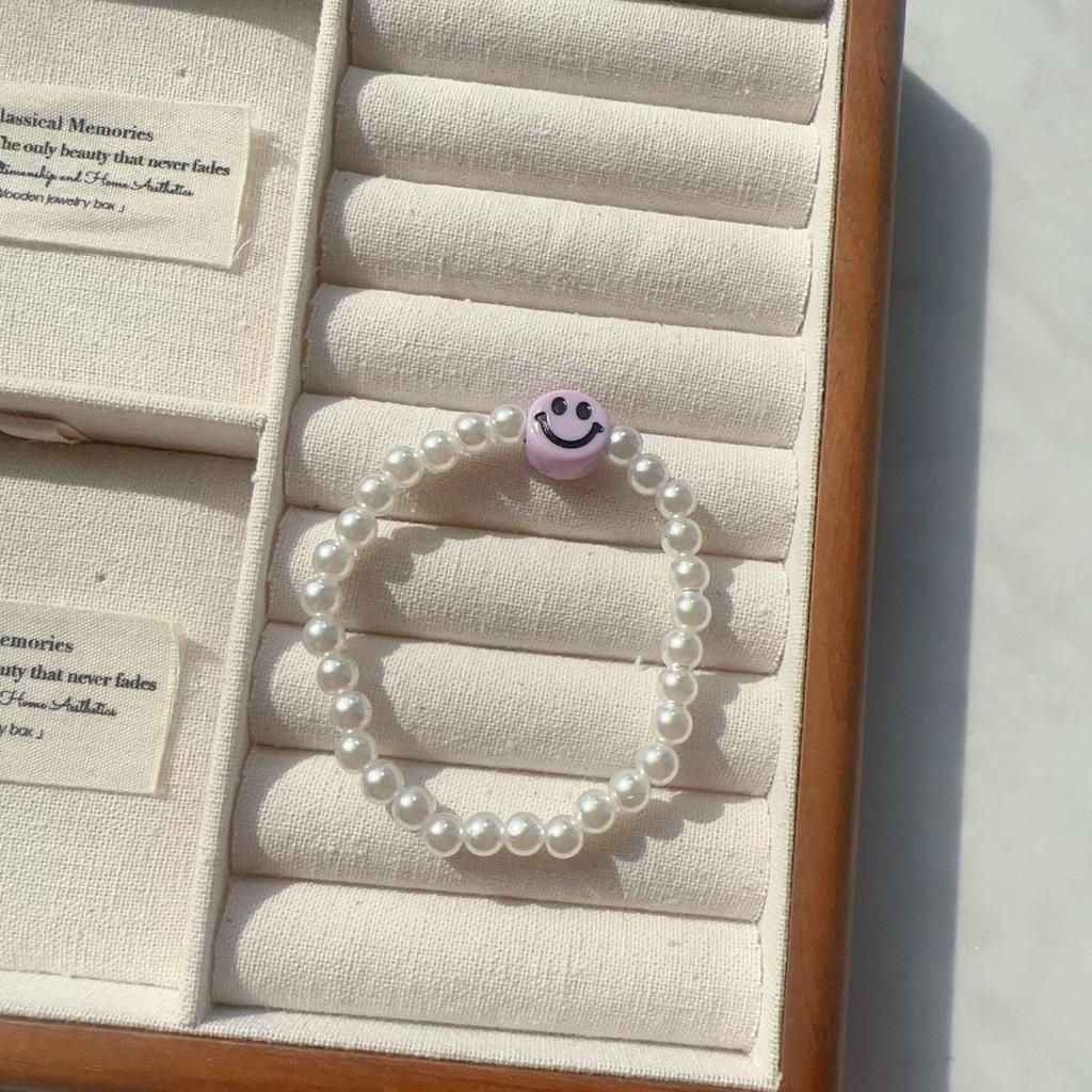 Korean-Style Acrylic Smile Face Pearl Bracelet for Women - Creative Handmade Elastic Beaded Jewelry