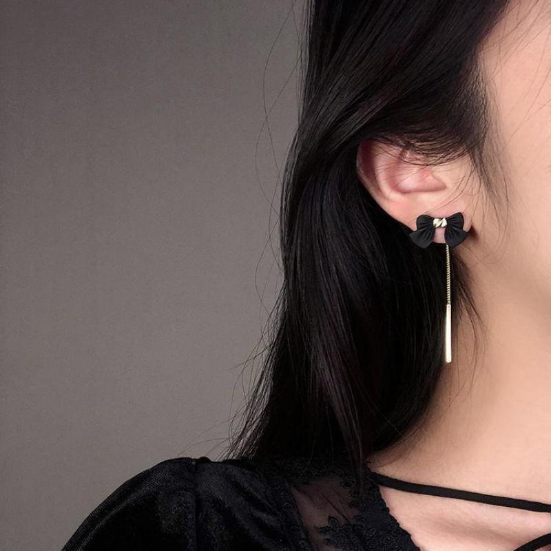 Серьги для милых девушек Корейское издание Продвинутые длинные серьги-кисточки Черный галстук-бабочка Акриловые серьги Минималистичные серьги с характером