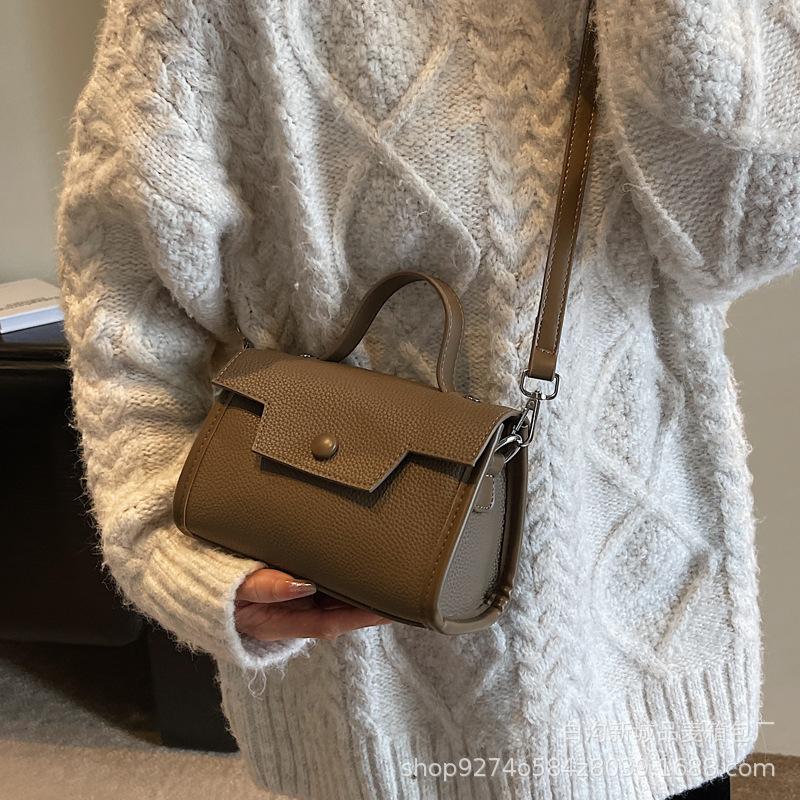 This Year's Popular Bag Women's 2025 New Fashion Retro Small Square Bag Niche Design Shoulder Bag Texture Messenger Bag