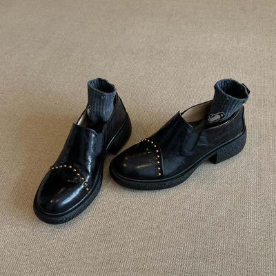 Версия из овчины~ Маленькие кожаные туфли в британском стиле, женские кожаные туфли на толстой подошве с заклепками, лоферы на глубоком подъеме, эластичные одинарные туфли