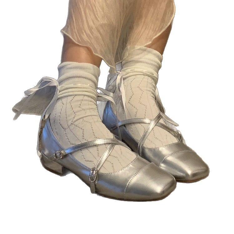 Французские серебряные одинарные туфли Xiaoxiangfeng женские 2024 весна новые сказочные универсальные легкие ретро универсальные туфли Мэри Джейн