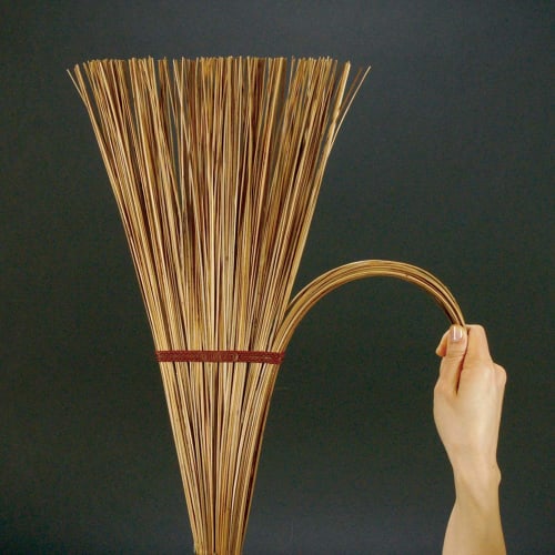 Azuma Outdoor Garden Broom, Short Handle, 20cm Bristles, 82cm Total Length, For Sweeping Gravel and Flower Beds, Meisho 161