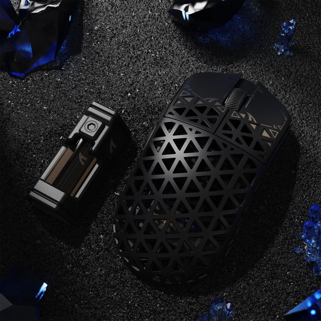 ATTACK SHARK R5Ultra Беспроводная игровая мышь из углеродного волокна без тени Ультралегкая беспроводная мышь PAW3950MAX Nordic52840 с витым кабелем 39 г±3