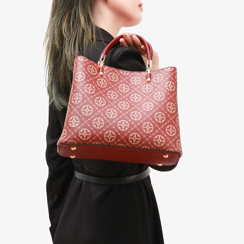 High-end Chinese-style handbag 2024 winter large-capacity fashion bag for mothers, commuting ladies, brides, and as a wedding gift