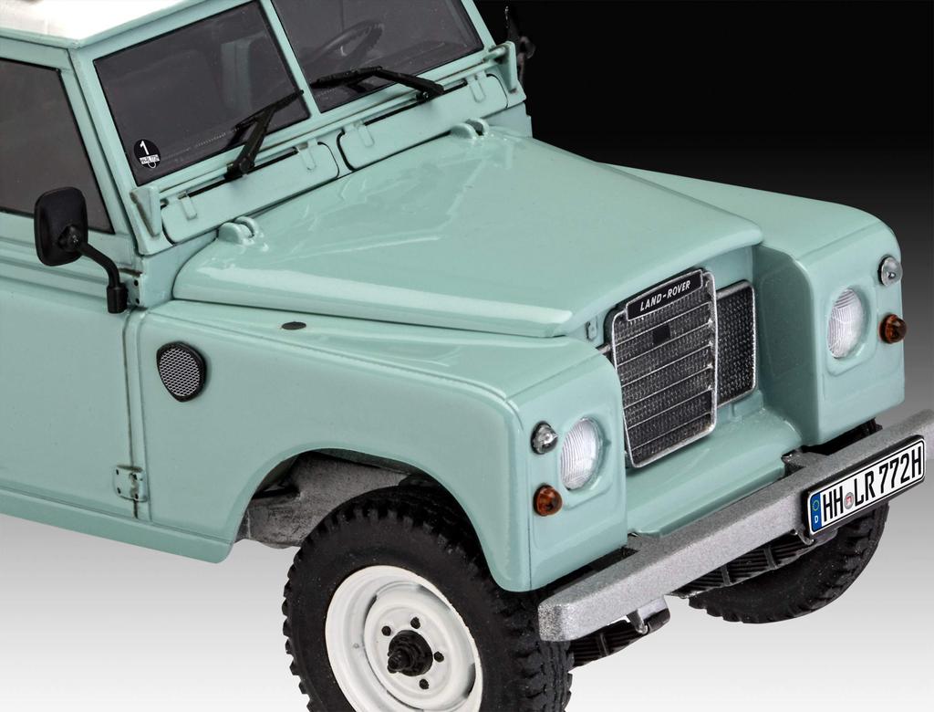 Немецкая модель Revell Land Rover Series III из пластика 07047 1/24