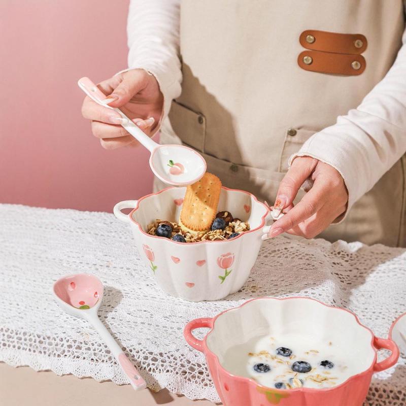 Очаровательная керамическая миска с двойными ручками в форме ягодного лепестка для фруктов, салата или лапши - Защита от ожогов.