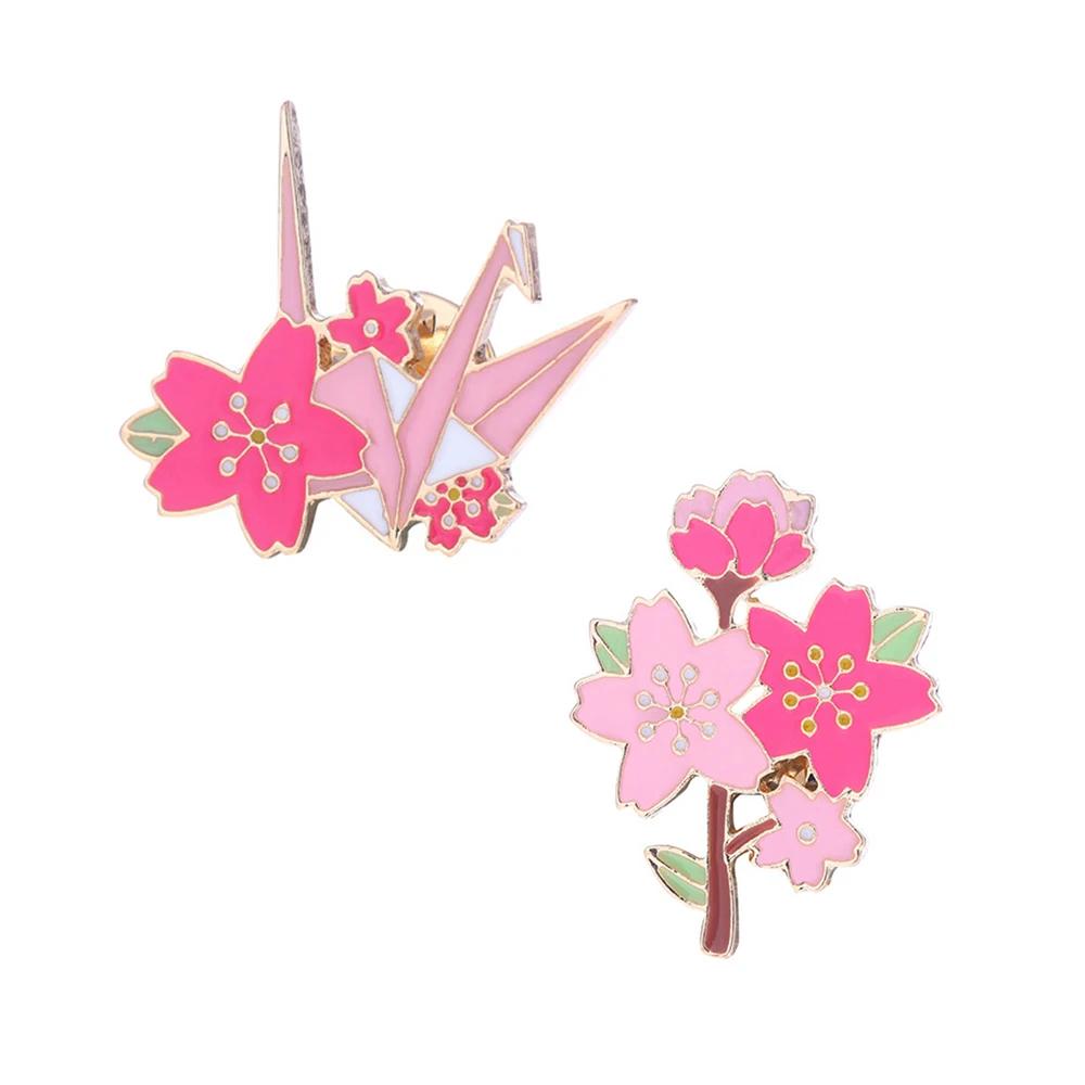 Pink Pretty Brooch Lucky Cartoon Paper Crane Flower Enamel Pins Custom Alloy Backpack Lapel Badge Jewelry Gifts for Girls Couple