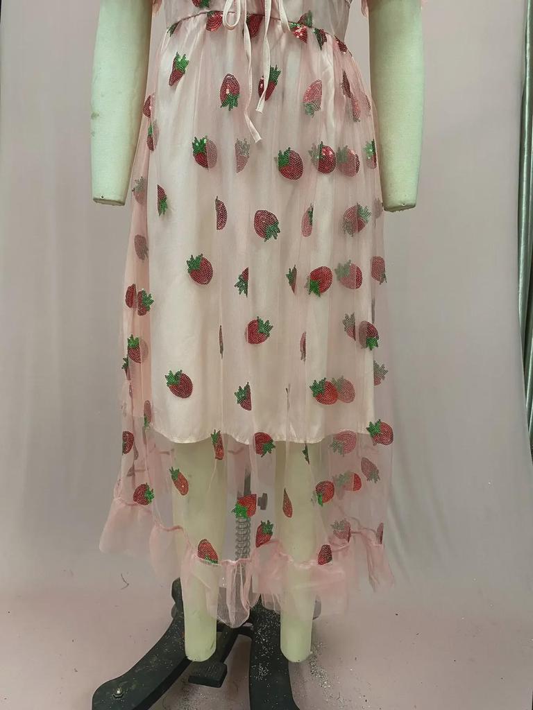 2025 Европейско-американское двухцветное платье-сетка с плиссировкой цвета французской клубники, расшитое пайетками