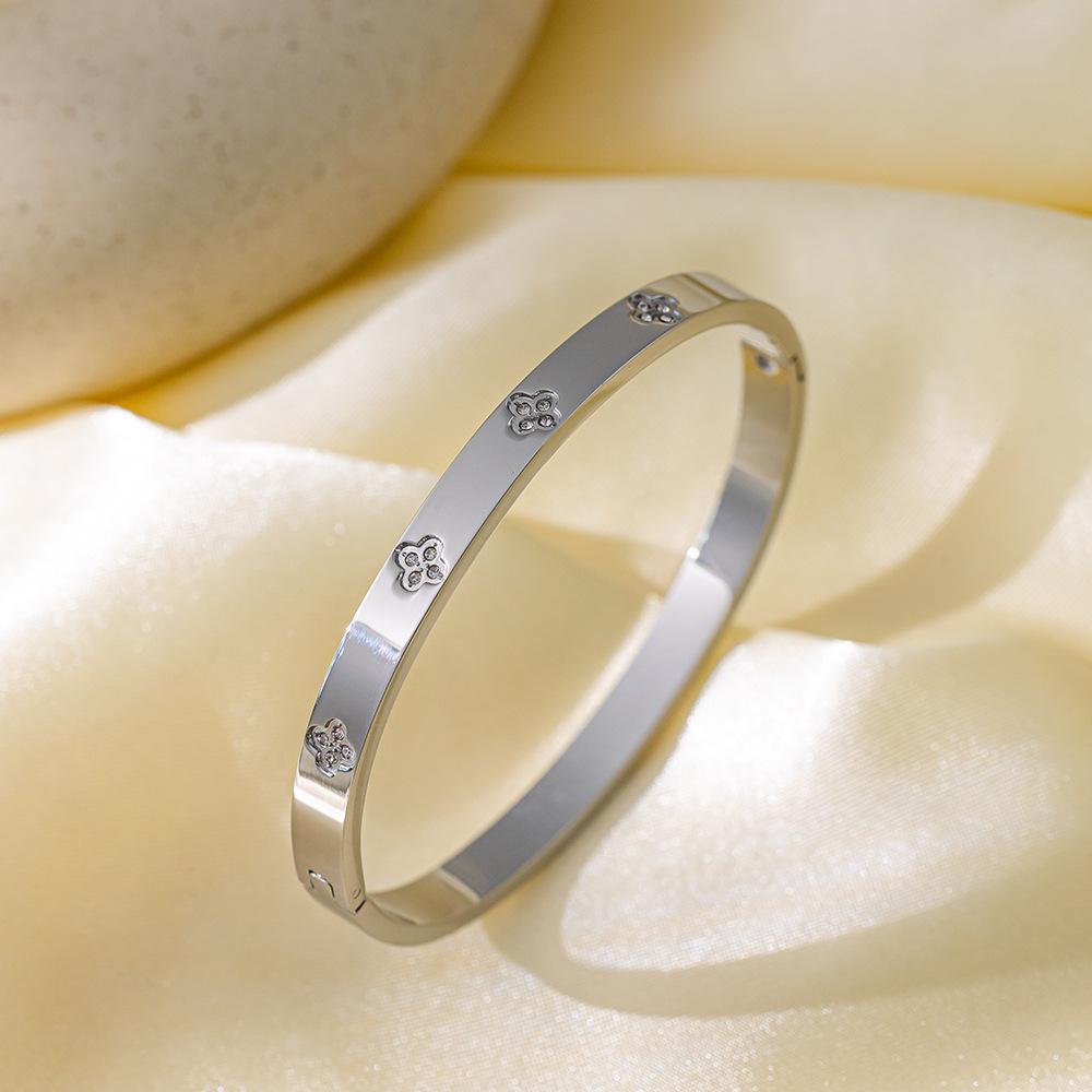 Stainless Steel Gold Silver Color Clover Zircon Bangles for Women Girl Fashion Luxury Party Valentine's Day Bangles Jewelry Gift