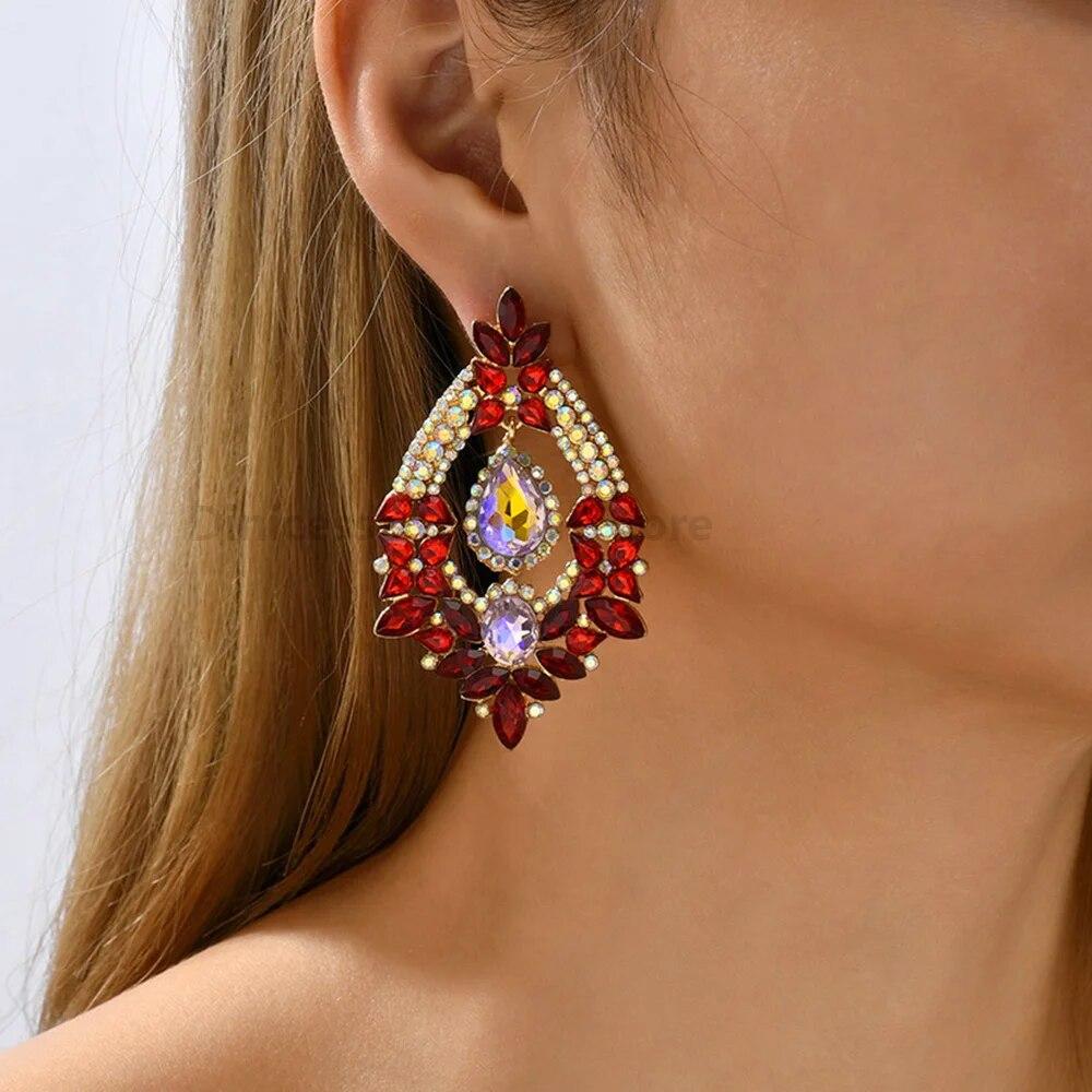 Модные многоцветные блестящие кристаллы, очаровательные вечерние эффектные ювелирные изделия, тренд, роскошный дизайн, необычный декор, серьги-гвоздики для женщин, подарок