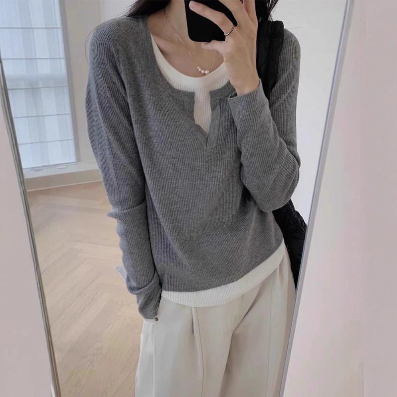 Женская трикотажная базовая рубашка с V-образным вырезом, имитирующая двойку, осенне-зимний новый сшитый короткий свитер, трикотажный свитер с длинным рукавом