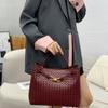 Плетеная вручную сумка Большая вместительная сумка-тоут Модный тренд Универсальная сумка через плечо Посланник Повседневные женские сумки