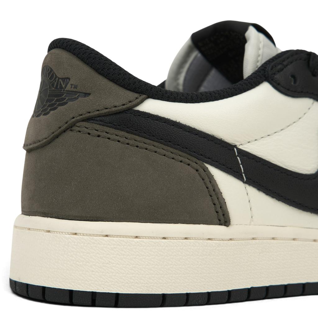 Кроссовки Air Jordan 1 Retro Low OG GS Mocha Kids белые черные темно-мокко CZ0858-102
