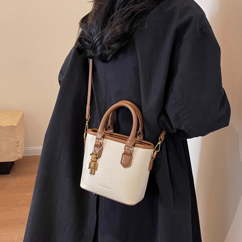 Handbag Women's New Solid Color Versatile Fashion Shoulder Messenger Bag