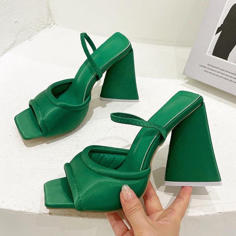 Летние сандалии с треугольными чашками на высоком каблуке, женские пикантные атласные туфли с мягкой подкладкой для вечеринок, удобные подиумные сандалии с ремешком сзади, модельные сандалии размера плюс