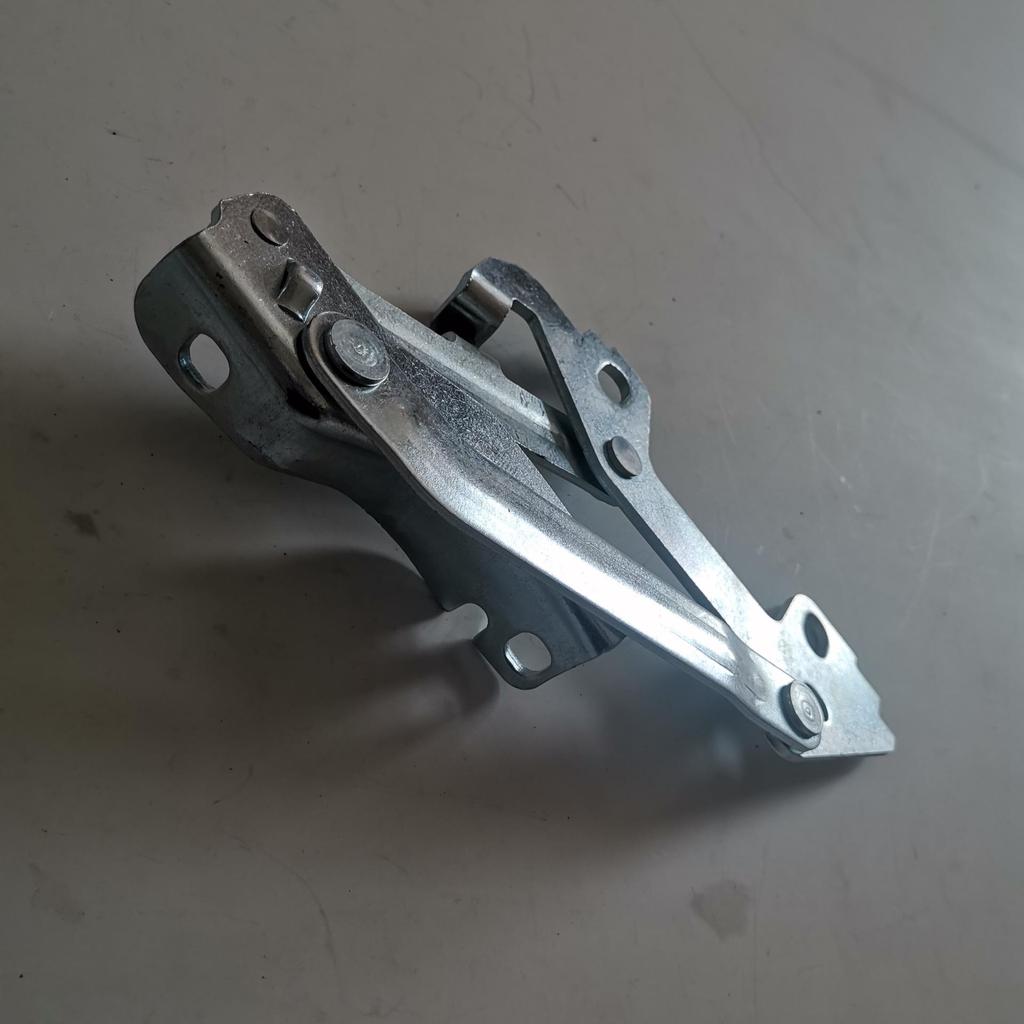 Передняя петля капота для Mercedes-Benz GLK-Class X204 (Номер детали #2048800328)