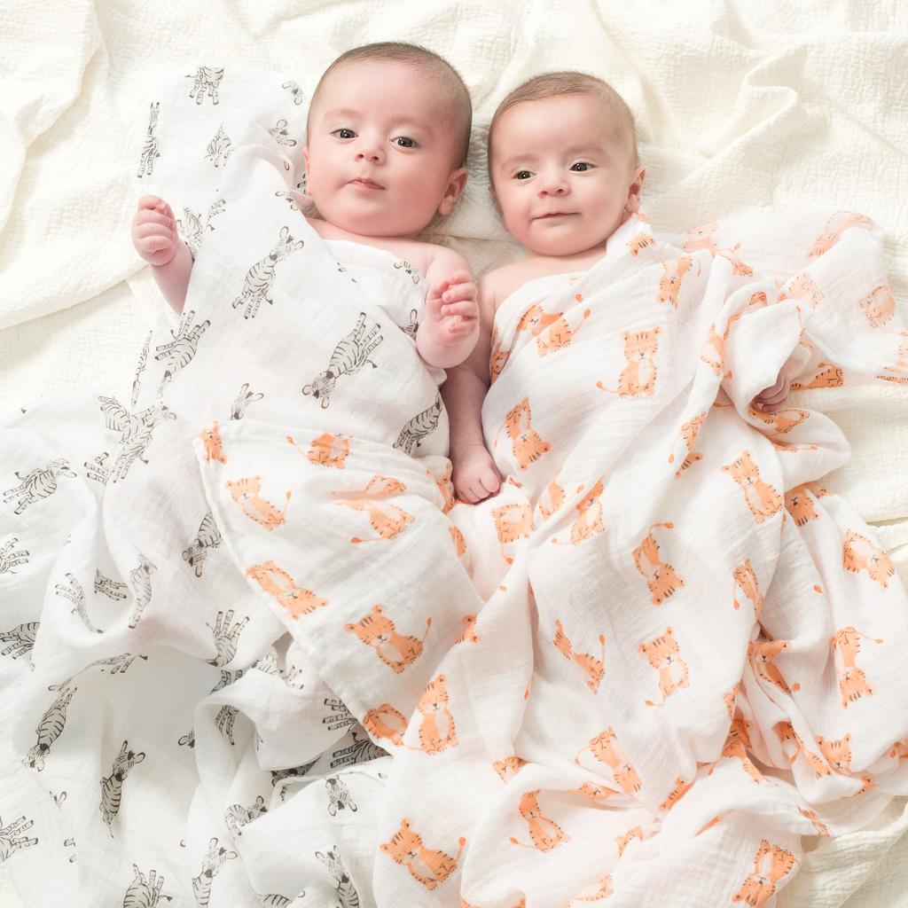 И Anay Swaddle J941B Safari Babes 112 см x 112 см [Aiden Essentials] Прибл.