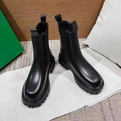 Женские ботинки Мартина 2025 новые в британском стиле весенне-осенние одинарные ботинки на утолщенной подошве, ботинки-сигареты средней высоты, короткие ботинки Челси