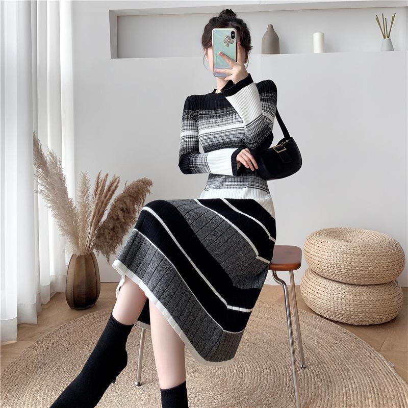 Женское осенне-зимнее трикотажное платье А-силуэта с пальто - облегающий крой, юбка-свитер средней/длины