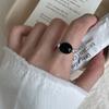 Регулируемое овальное черное кольцо с цирконием и геометрическим волнистым дизайном для женщин – Уникальный неровный стиль для индивидуальности и указательного пальца.