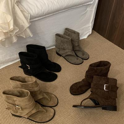 Французские римские повседневные сандалии с закрытым носком женские летние новые из мягкой кожи модные с ремешком и пряжкой на плоской подошве полые прохладные ботинки