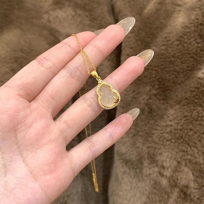 New Chinese gourd necklace women's fashion luxury high sense pendant light luxury niche collarbone chain