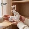 Современные домашние скульптуры 3D-печатная фигурка оленя, Белая сидящая статуэтка оленя с рогами, Зимние сезонные украшения, Минималистичное рождественское настольное украшение