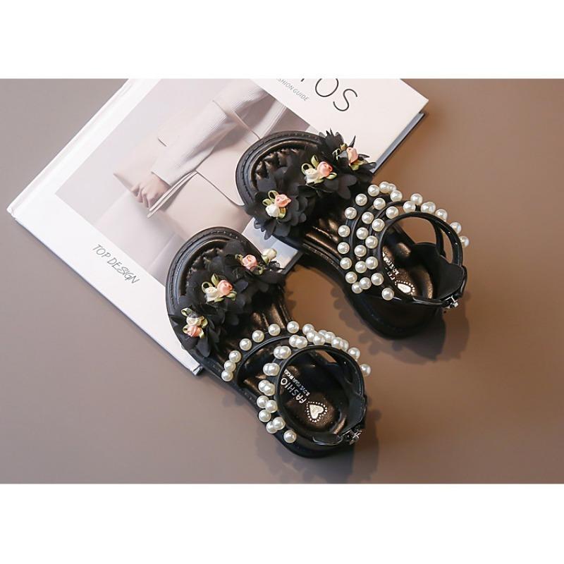 Сандалии для девочек, новинка 2024 года, летние новые модные туфли принцессы для маленьких девочек, детские туфли в сказочном стиле с мягкой подошвой и жемчугом