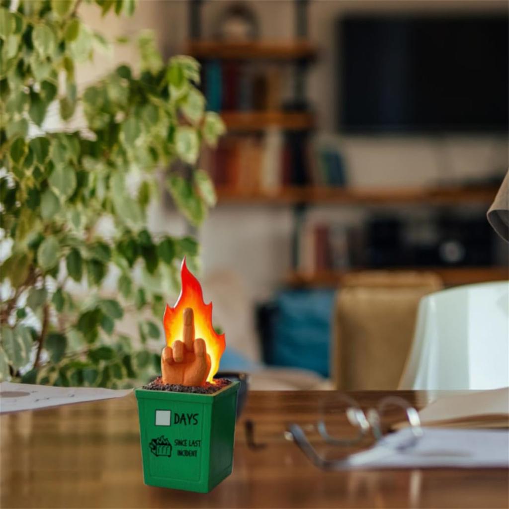 Забавная статуя огня, декоративная статуя в виде среднего пальца мусорного контейнера, забавный рабочий стол в виде среднего пальца мусорного контейнера