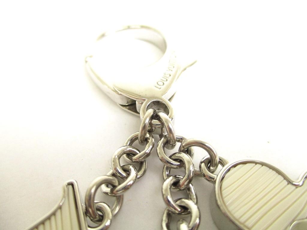 Authentic LOUIS VUITTON White Silver Bag Charm Key Holder Sac Fleures Du Epi #9731  Refurbished
