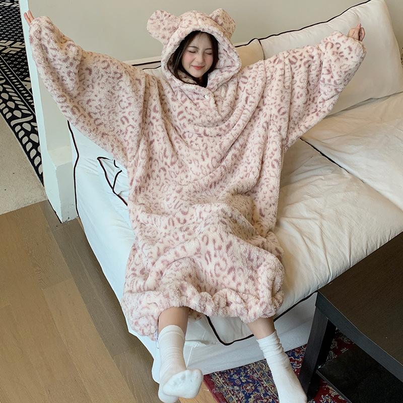 Oversize Hooded Nightdress Coral Fleece Nightwear Women's Plush Thickened Winter Sleepwear Loose Flannel Bathrobe Nightgown