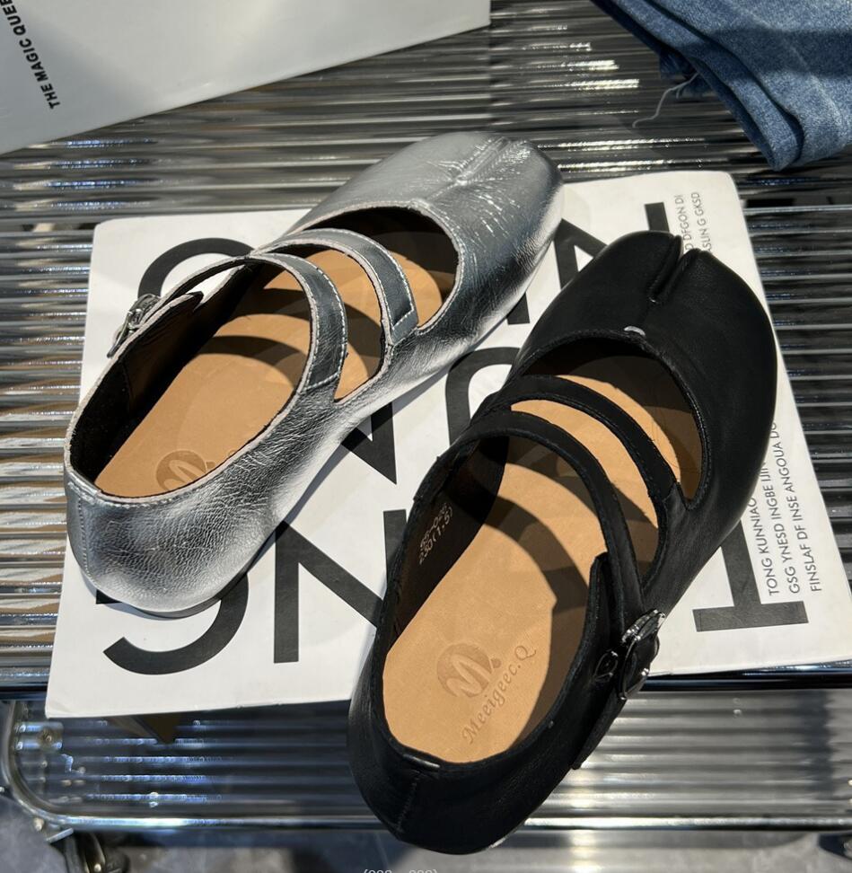 Модные японские белые/серебристые туфли Tabi Ninja, женские туфли Trotter Flats, женские мокасины с квадратным носком, однотонные женские туфли с пряжкой и разрезным носком