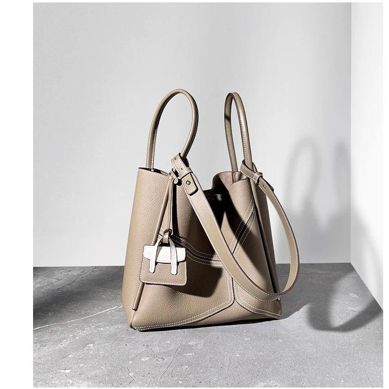 A Fashionable and High-end Handbag for Women A Versatile Single-shoulder Underarm Bag and A Genuine Leather Tote Bag