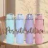 1PC Simple Positive Cursive Letter Pattern 750ml Color Plastic Sports Water Bottle Leakproof Flip Straw Lid Suitable for Sports Office Home Use