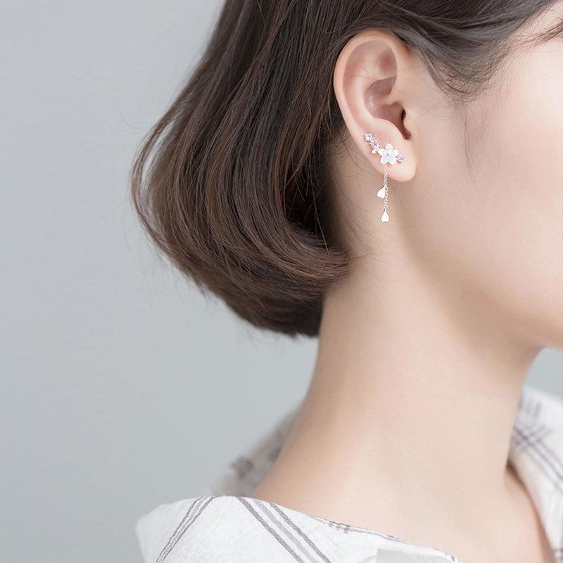 Серьги гвоздики в виде веточки с цветком и висящих капелек