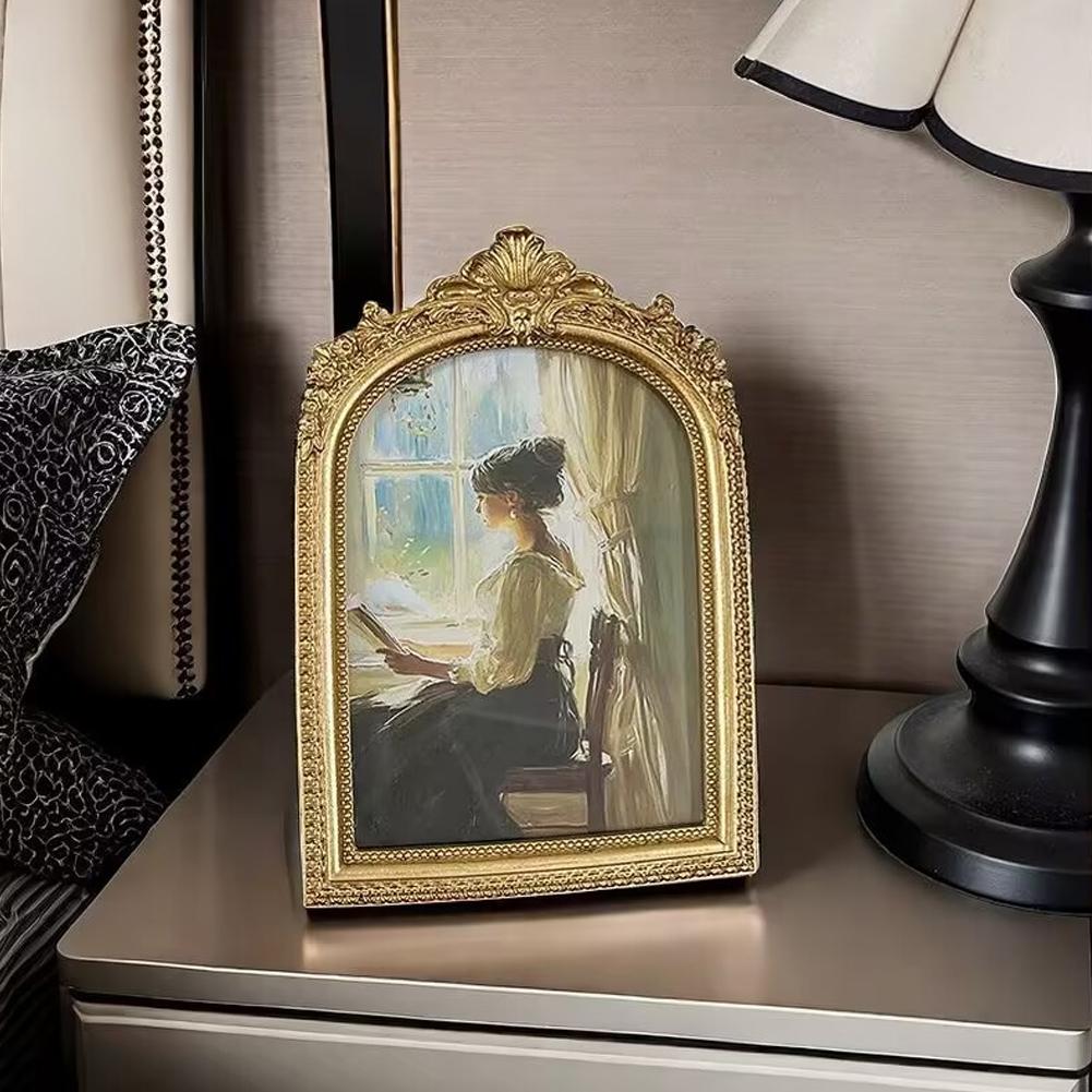 Home Table Decoration Crafts Antique Arch Shaped Photo Frame Gold Color Carved Embossed Resin Picture Frame Holder Wall Hanging