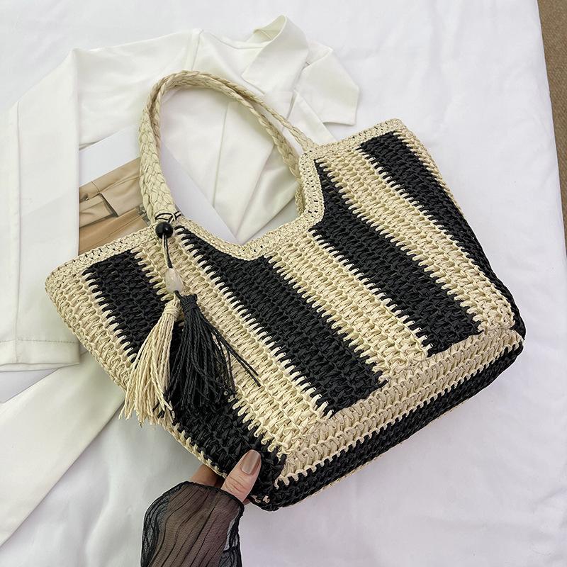 Leisure Grass Woven Bag for Women With Large Capacity New Summer Single Shoulder Commuting Woven Bag Beach Bag