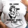 Женская забавная футболка со слоганом и принтом 'Nobody Gives A Shirt' Повседневная уличная одежда с коротким рукавом Женский топ Одежда