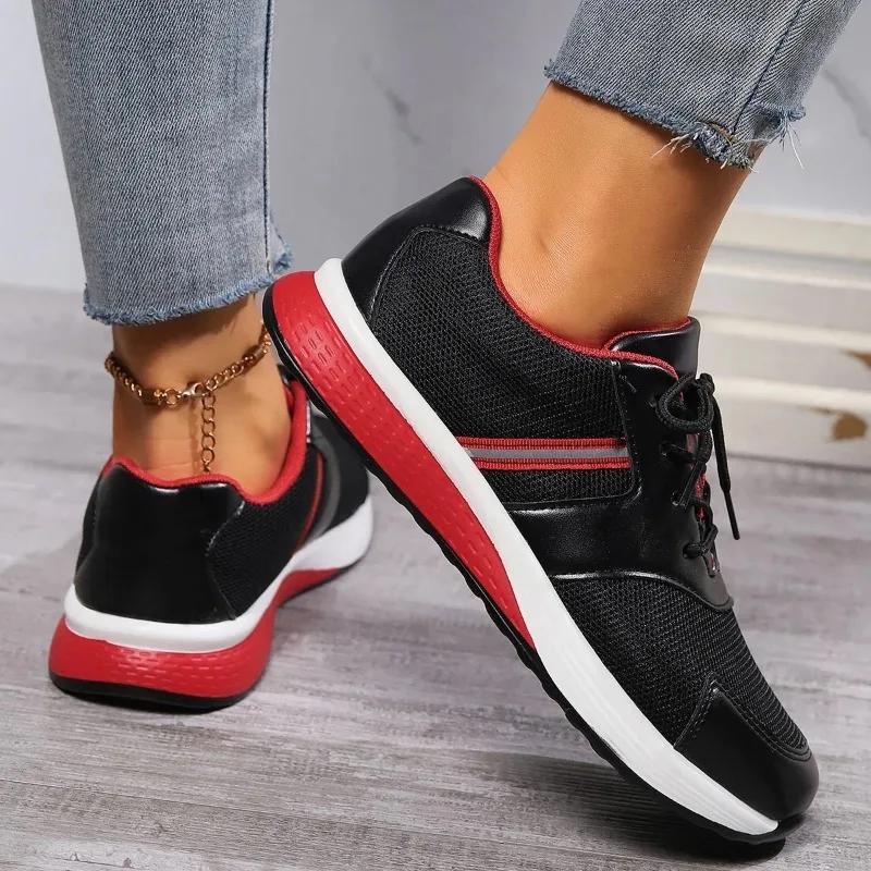 Мода Новые женские спортивные туфли Модные туфли на шнуровке с плоским дном и круглым носком Вулканизированные туфли с подкладкой Теннисные туфли для женщин Весенний стиль 149