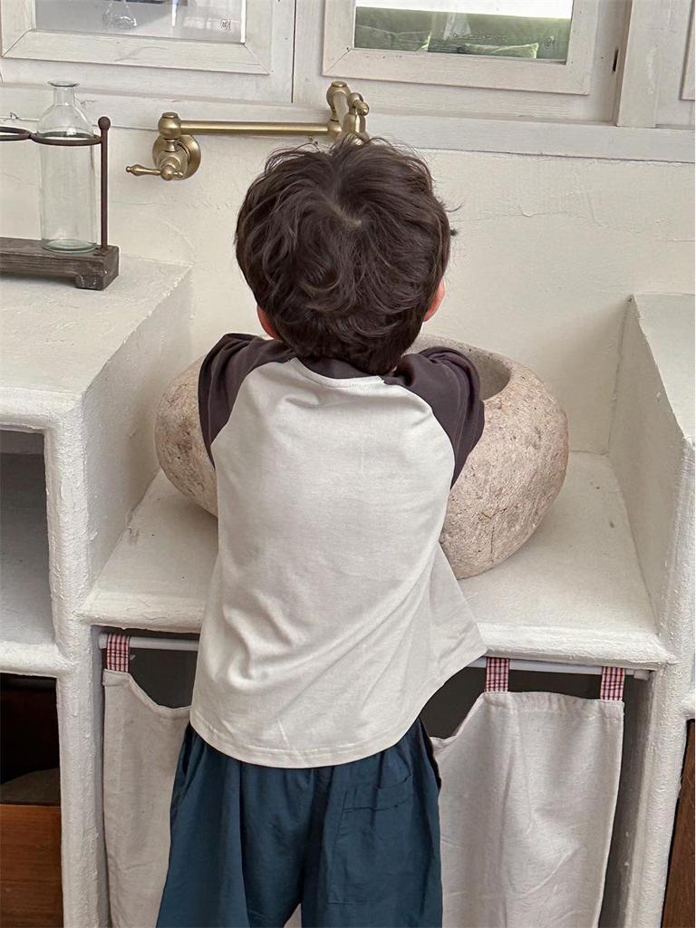 Autumn 2024 Kids' Raglan Sleeve T-shirt with Cartoon Print